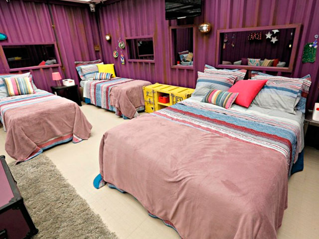 bbb decoração industrial quarto roxo